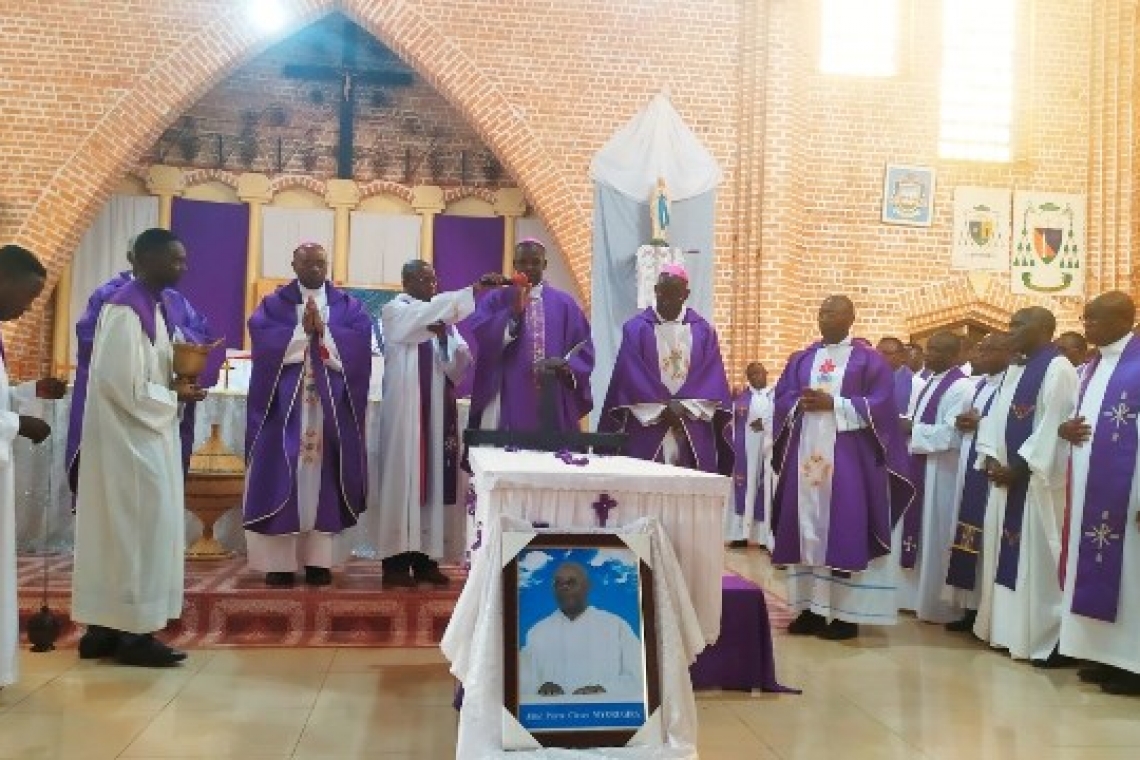 DIYOSEZE YA NGOZI YARAHEREKEJE N’ITEKA PATIRI PETERO KARAVERI NIYORUGIRA