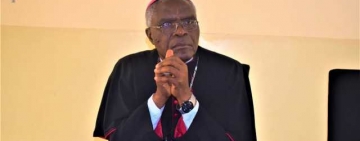 ENTRETIEN DE L’EVEQUE AVEC LE PERSONNEL SOIGNANT DE L’HOPITAL  MUYINGA