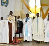 JEUDI SAINT: MESSE DE COMMEMORATION DE LA CENE DU SEIGNEUR A LA CATHEDRALE REGINA MUNDI