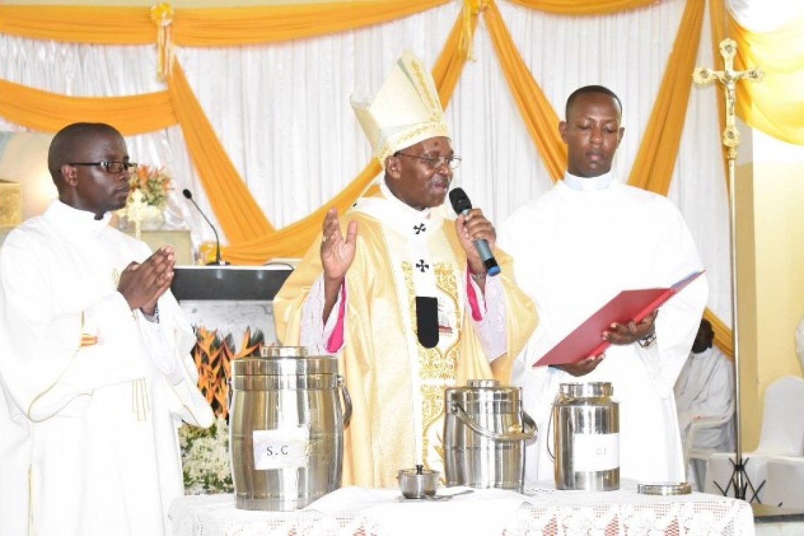 MESSE CHRISMALE  A  LA  CATHEDRALE  REGINA  MUNDI  DE  BUJUMBURA