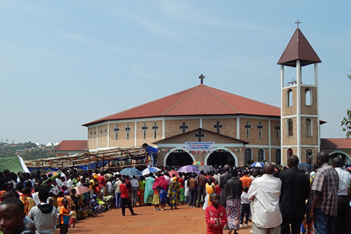 Diyoseze ya Ngozi yaragabanye iparuwase nshasha mu gihe yariko yakira Umwaka mushasha w’ubutumwa