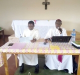 LE PERSONNEL DE LA SANTE DANS UNE CAUSERIE ANIMEE PAR L'ARCHEVEQUE DE GITEGA S.E Mgr SIMON NTAMWANA.