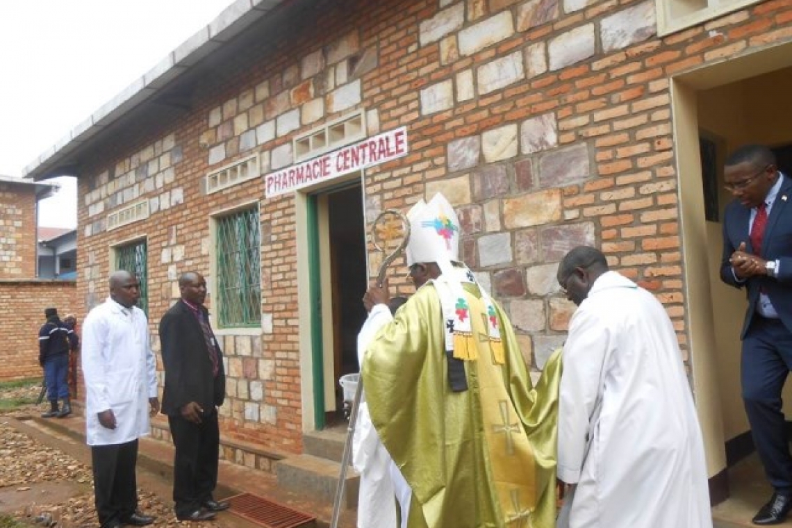 IBITARO BISHASHA I BUGENDANA: IKINDI CAMWA C'UBUCUTI BW'AMADIYOSEZE YA GITEGA NA EICHSTAETT.