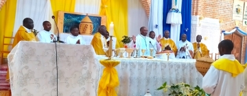 ABASASERDOTI N’ABIHEBEYIMANA BO MURI DIYOSEZE YA NGOZI BIPFURIZANYA IMISI MIKURU YA NOHELI N’UMWAKA MUSHASHA