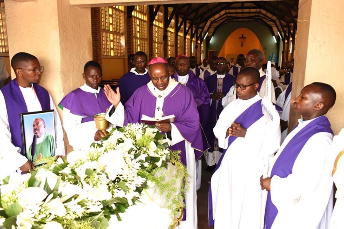 LA MESSE DE REQUIEM ET LES CEREMONIES DES OBSEQUES DE FEU ABBE ATHANASE NSABIMANA
