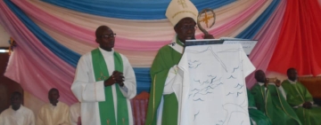 DES ANCIENS ELEVES ET TRAVAILLEURS DU PETIT SEMINAIRE DE MUGERA ONT VISITE CETTE PEPINIERE 