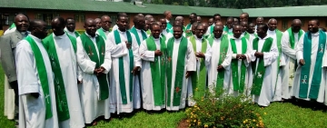 LE PRETRE, ISSU DE L’AMOUR DU PERE POUR FAIRE DU MONDE L’EGLISE FAMILLE DE DIEU