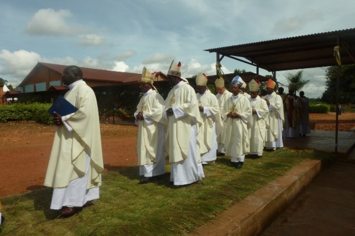CLOTURE DU JUBILE DE 25 ANS DU GRAND SEMINAIRE INTERDIOCESAIN SAINT JEAN PAUL II DE GITEGA