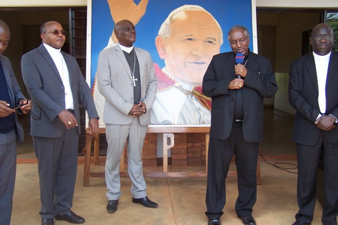 DEUX EVEQUES TANZANIENS EN VISITE AU GRAND SEMINAIRE INTERDIOCESAIN SAINT JEAN PAUL II !