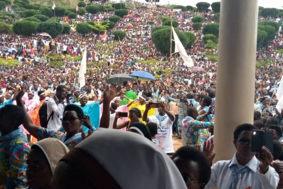 8/11/2020: Célébration du jubilé de 100 ans du Mouvement Eucharistique des Jeunes". 