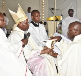 ORDINATION SACERDOTALE CHEZ LES FRERES DOMINICAINS AU BURUNDI