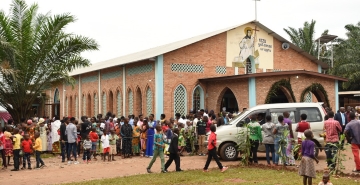  LA PAROISSE SAINT FRANCOIS D’ASSISE DE KIVOGA-TENGA ENFIN CANONIQUEMENT ERIGEE