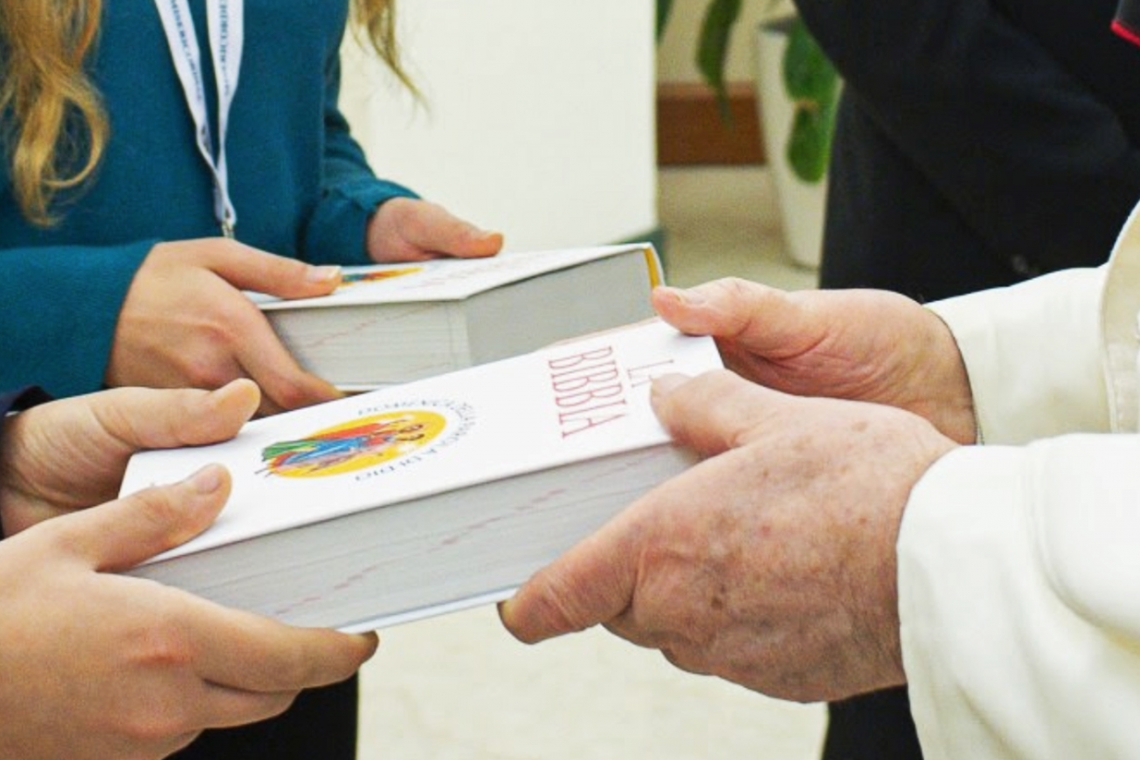 DEUXIEME EDITION DU DIMANCHE DEDIE A LA PAROLE DE DIEU, LE PAPE FRANÇOIS APPELLE A AVOIR TOUJOURS UN EVANGILE SUR SOI