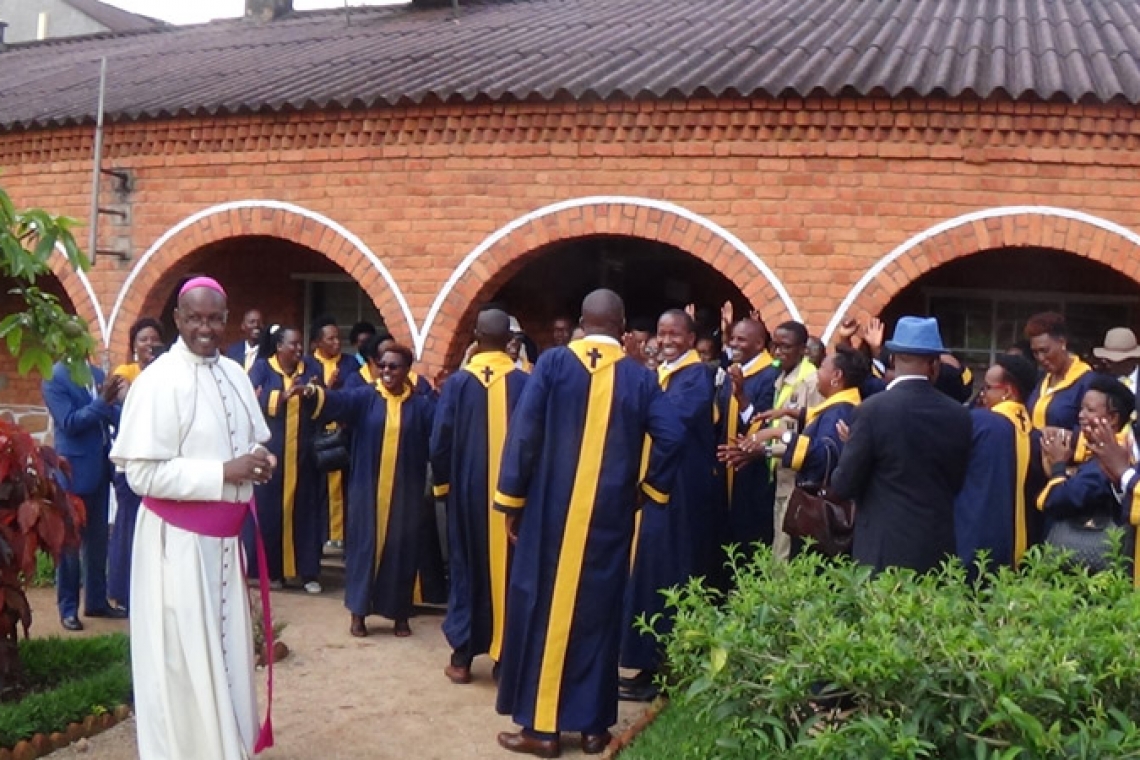 CELEBRATION DU PREMIER ANNIVERSAIRE DE L’EPISCOPAT DE SON EXCELLENCE MONSEIGNEUR SALVATOR NICITERETSE