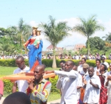 AU SANCTUAIRE MARIAL DE BUTERERE, LA FAMILLE SALESIENNE A CELEBRE LA FETE DE MARIE AUXILIATRICE PAR L'ACCUEIL DE NOUVEAUX SALESIENS COOPERATEURS