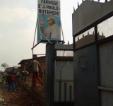 PAROISSE SAINT JEAN PAUL II DE BUTERERE : DEMOLITION DU MUR DE LA CLOTURE DE LADITE PAROISSE SE TROUVANT LE LONG DE LA ROUTE PRINCIPALE