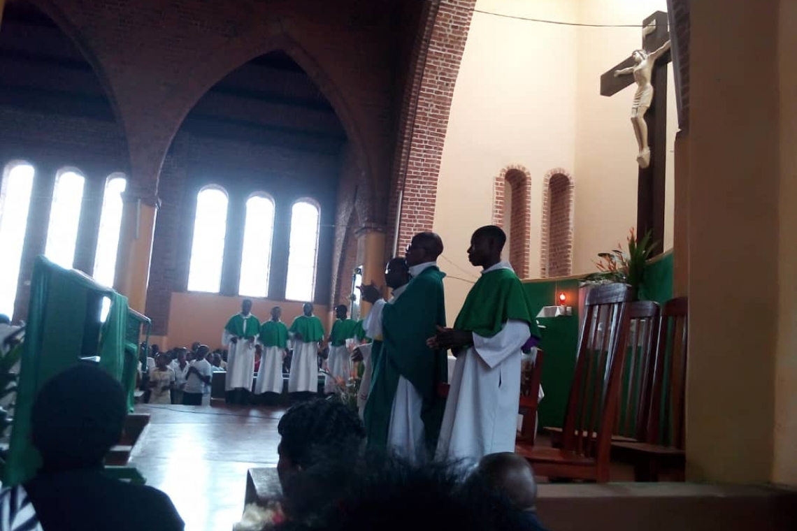 LES ENFANTS DE L’OEUVRE PONTIFICALE DE L’ENFANCE MISSIONNAIRE DE LA PAROISSE BUBANZA EN VISITE EN PAROISSE MUSIGATI