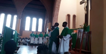LES ENFANTS DE L’OEUVRE PONTIFICALE DE L’ENFANCE MISSIONNAIRE DE LA PAROISSE BUBANZA EN VISITE EN PAROISSE MUSIGATI