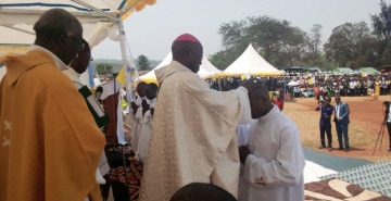 CEREMONIES D’ORDINATION ET COLLATION DES MINISTERES A CIBITOKE ET CELEBRATION DU JUBILE D’ARGENT DE VIE SACERDOTALE