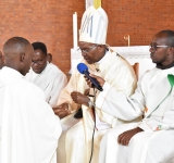 ORDINATION SACERDOTALE CHEZ LES PERES SALESIENS DE DON BOSCO DE BUTERERE
