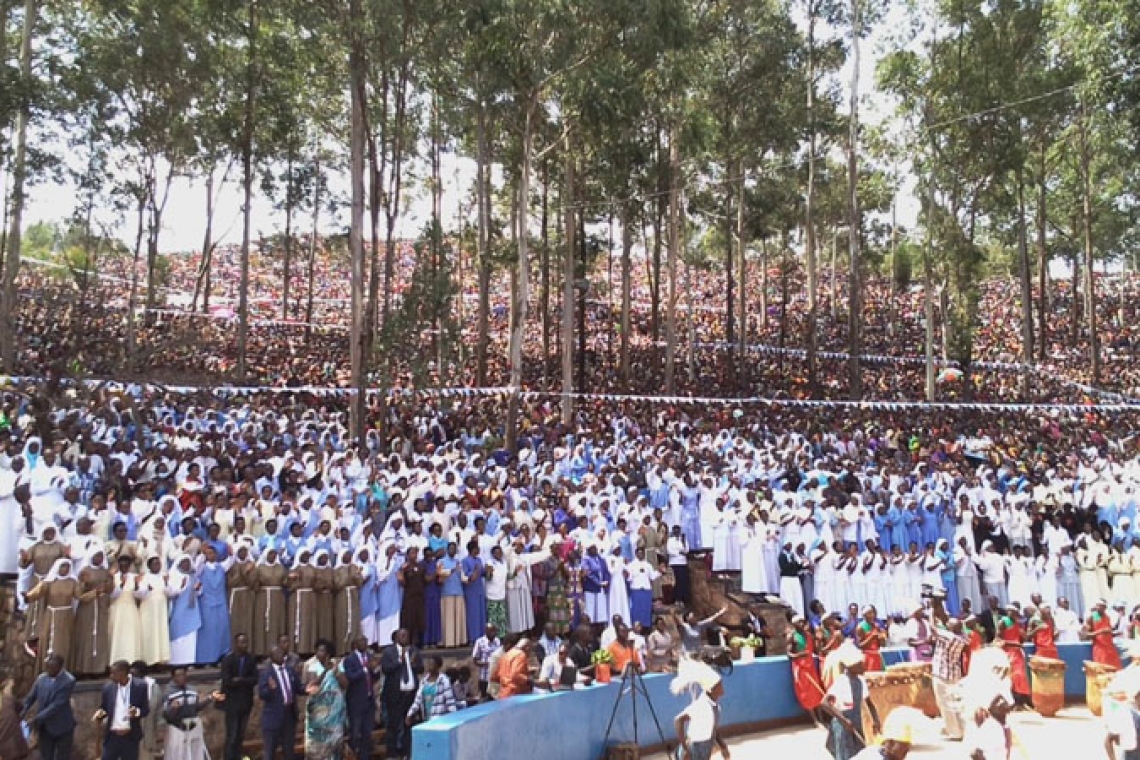 IHIMBAZWA RY’UMUSI MUKURU W’IYURIZWA MW’IJURU RY’UMUVYEYI WACU BIKIRA MARIYA HARIYA I MUGERA