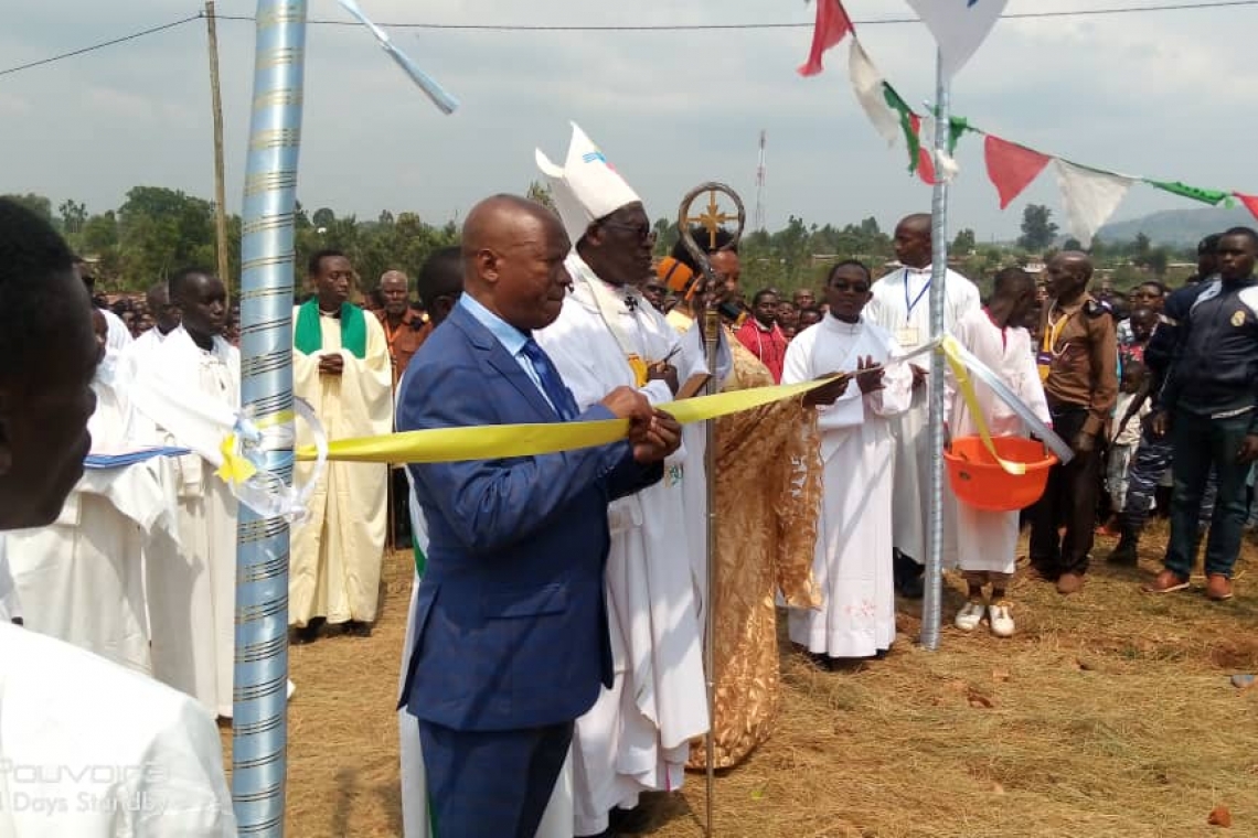 IKIRIMBA CA BIKIRA MARIYA MURI PARUWASE MAKEBUKO CARAYE CUGURUWE