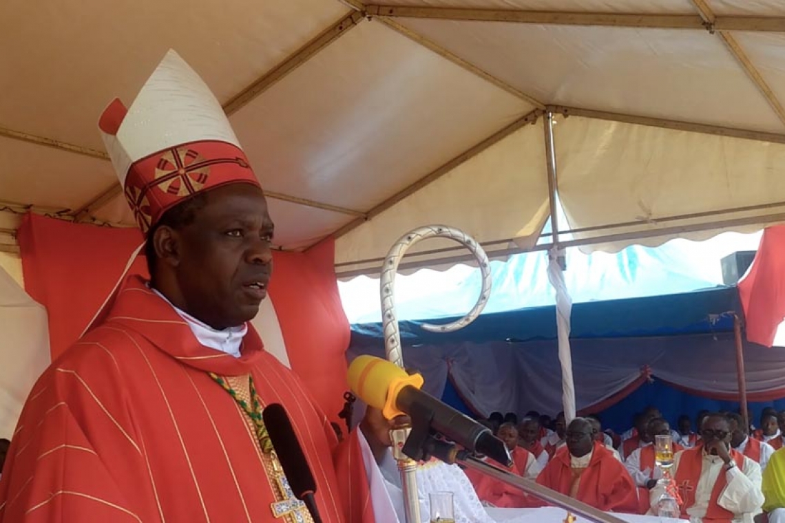 UMWAKA W’UBUTUMWA W’2021-2022 MURI DIYOSEZE YA NGOZI UGIYE GUHARIRWA INGO N’IMIRYANGO