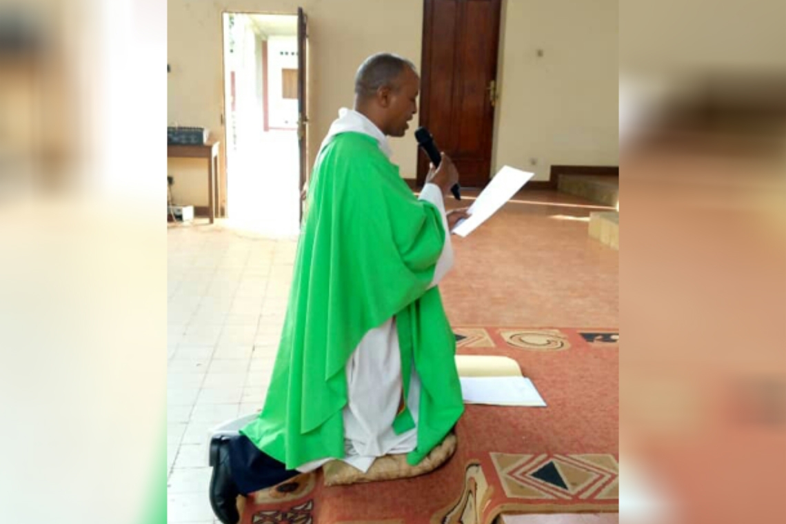 ENFIN, LE NOUVEAU RECTEUR DU GRAND SEMINAIRE SAINT CURE D’ARS DE BUJUMBURA A PRETE SERMENT