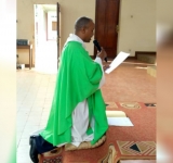 ENFIN, LE NOUVEAU RECTEUR DU GRAND SEMINAIRE SAINT CURE D’ARS DE BUJUMBURA A PRETE SERMENT