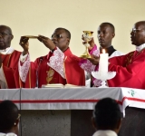 EN COMMUNION AVEC LES FIDELES DE L’ARCHIDIOCESE DE BUJUMBURA, LE NONCE APOSTOLIQUE AU BURUNDI CELEBRE LA SOLENNITE DES SAINTS PIERRE ET PAUL