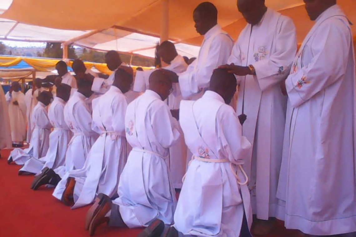 MURI DIYOSEZE KATOLIKA YA RUYIGI, ABASASERDOTI N’ABADIYAKONI BARAYE BATIWE