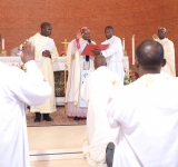 PAROISSE BUTERERE : ORDINATION SACERDOTALE CHEZ LES PERES SALÉSIENS DE DON BOSCO