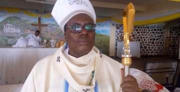 LE PALLIUM, SYMBOLE DE LA COMMUNION ET DE L’UNITE AVEC LE PAPE