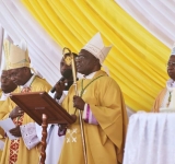 L’EGLISE QUI EST AU BURUNDI VIENT DE VIVRE DEUX MOMENTS EXTRAORDINAIRES : CLOTURE ET OUVERTURE DES JUBILES