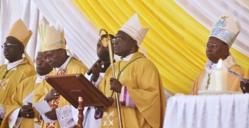 L’EGLISE QUI EST AU BURUNDI VIENT DE VIVRE DEUX MOMENTS EXTRAORDINAIRES : CLOTURE ET OUVERTURE DES JUBILES