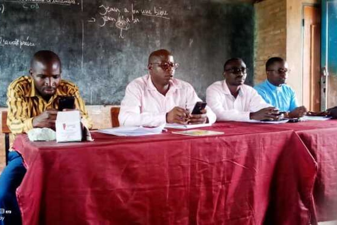 DES ENSEIGNANTS DE LA PAROISSE MUZINDA S’ENGAGENT DANS LA CONSTRUCTION D’UNE NOUVELLE EGLISE PAROISSIALE