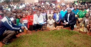 EN PAROISSE NYABIKERE, L’ENFANCE MISSIONNAIRE VISITE LES CEB 
