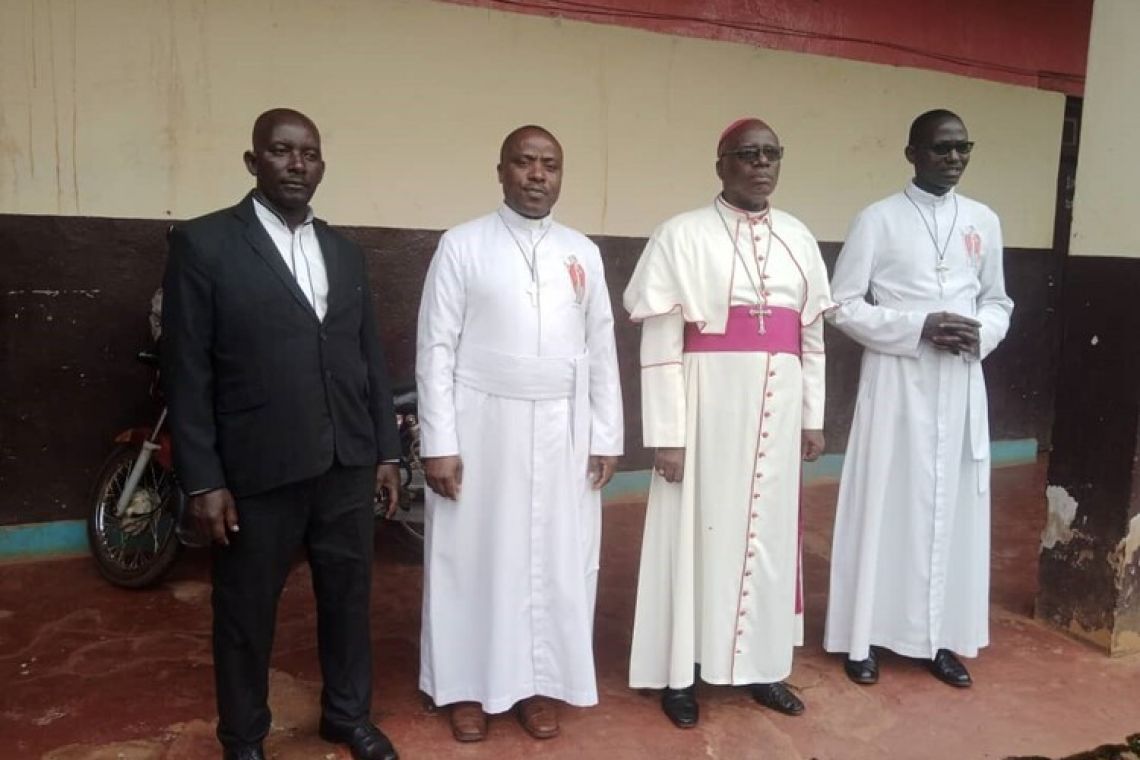 VISITE DE L’ARCHEVEQUE DE GITEGA EN PAROISSE MARAMVYA