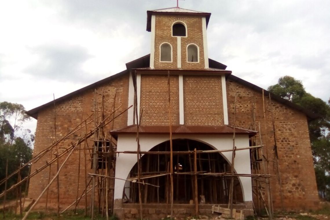 DEUX GRANDS CHANTIERS DANS LA PAROISSE RUSAMAZA