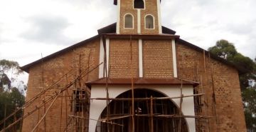 DEUX GRANDS CHANTIERS DANS LA PAROISSE RUSAMAZA