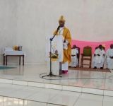 VISITE DE L’EVEQUE DE BURURI DANS LA PAROISSE DE MUYANGE