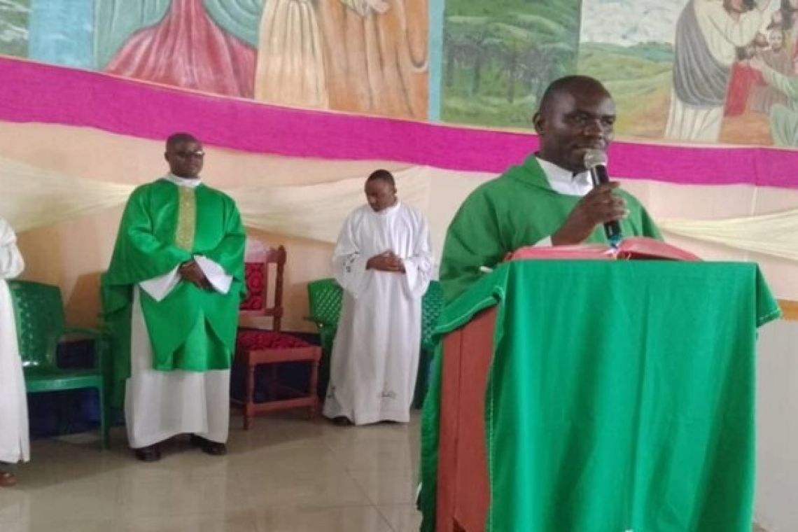UBUCUTI HAGATI YA PARUWASI RUMONGE NA PARUWASI KIGWENA