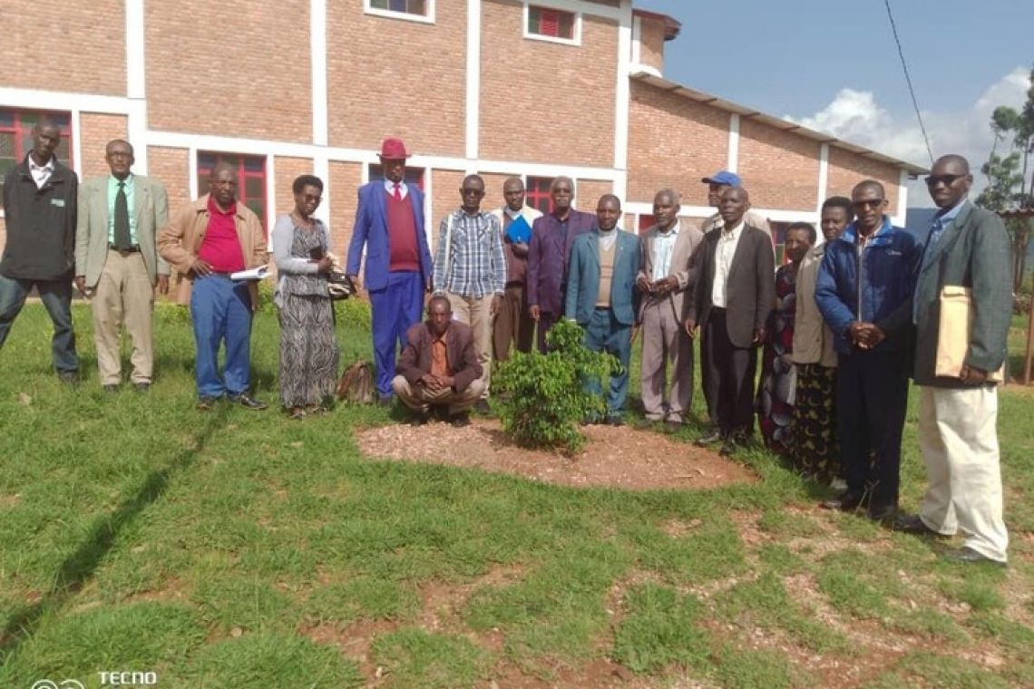 A BURURI, LE NOUVEAU COMITE DIOCESAIN DES EQUIPES ENSEIGNANTES A ETE ELU