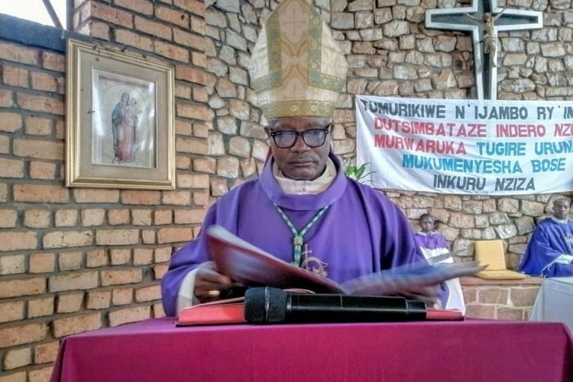 VISITE PASTORALE DE L’EVEQUE DANS LA PAROISSE CENDAJURU