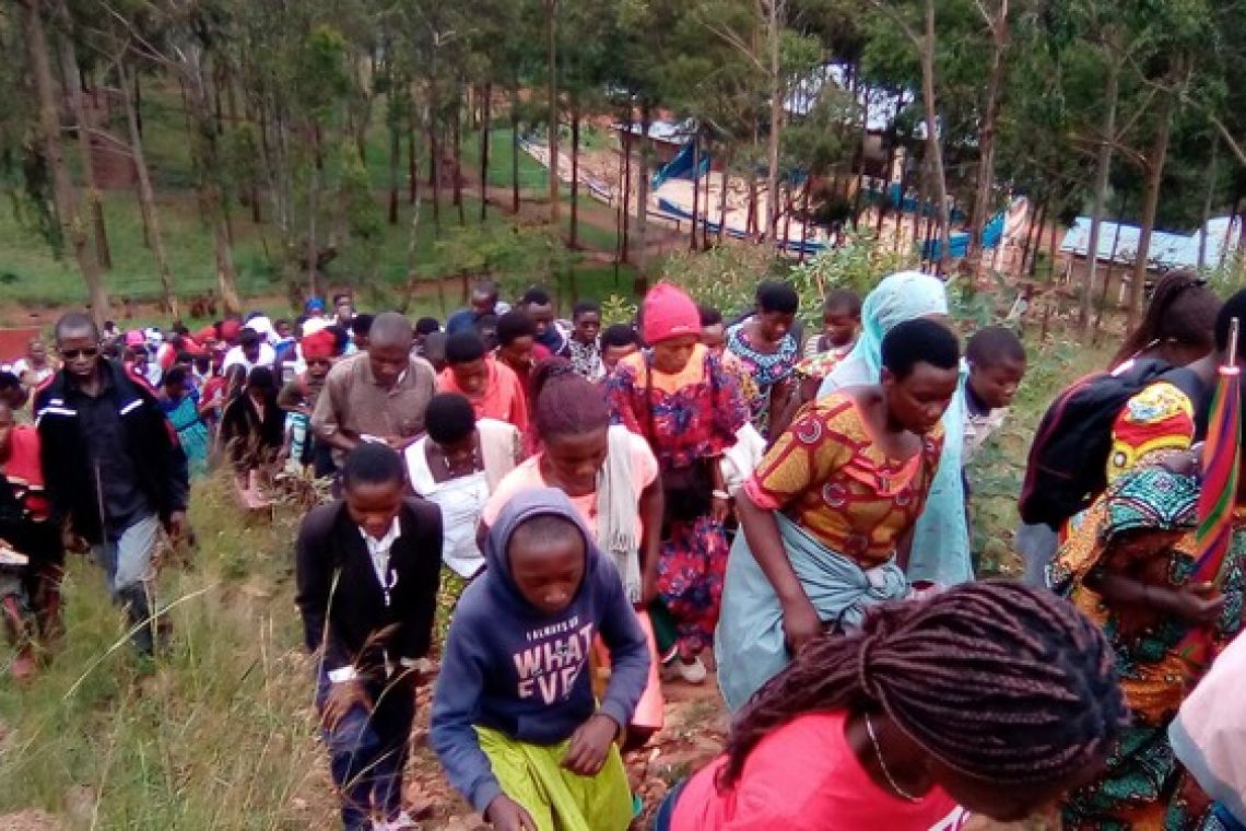 PELERINAGE DES CHRETIENS DE LA PAROISSE MUCUNGUZI A MUGERA
