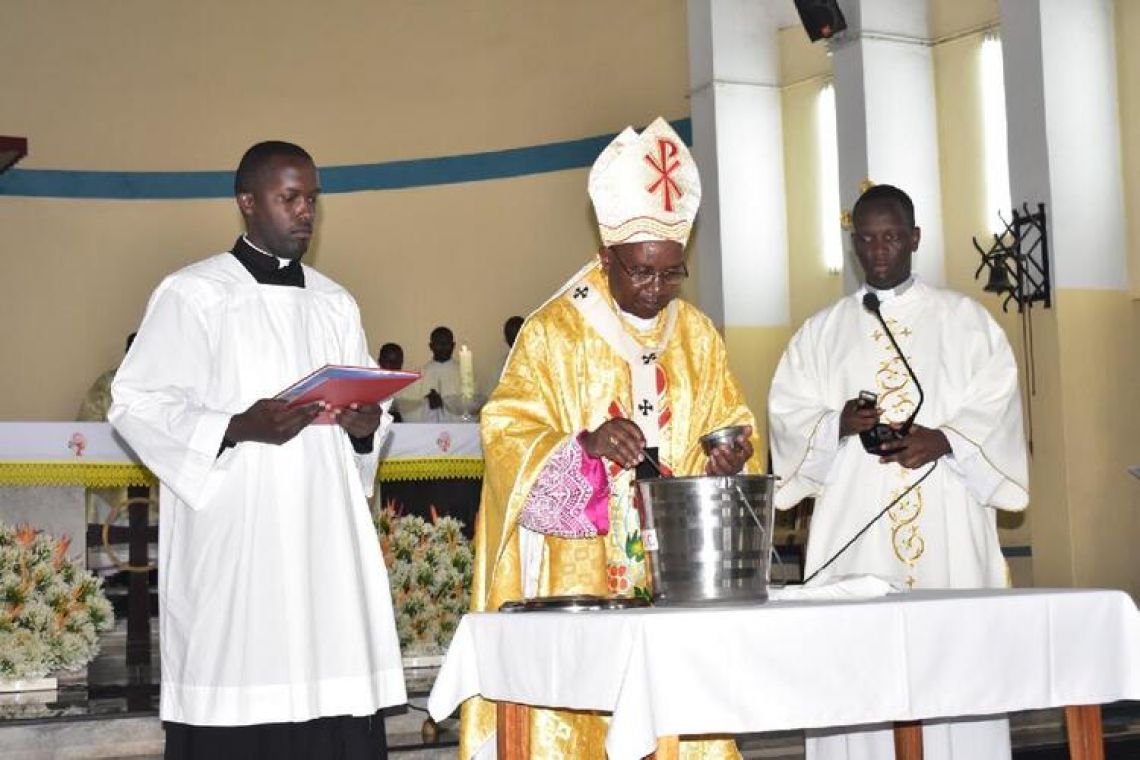 CELEBRATION DE LA MESSE CHRISMALE A LA CATHEDRALE REGINA MUNDI DE BUJUMBURA