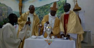BENEDICTION DES SAINTES HUILES PAR LE NONCE APOSTOLIQUE AU BURUNDI A RUTANA