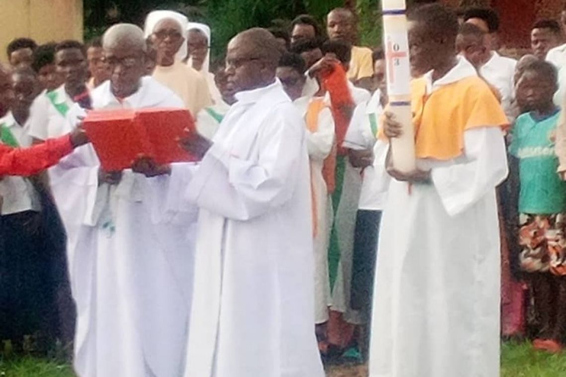 LES CHRETIENS DE LA PAROISSE MUZINDA ONT BIEN CELEBRE LA VEILLEE PASCALE 2023