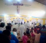 LA PAROISSE DE MAKAMBA A ACCUEILLI LEUR EVEQUE EN VISITE PASTORALE