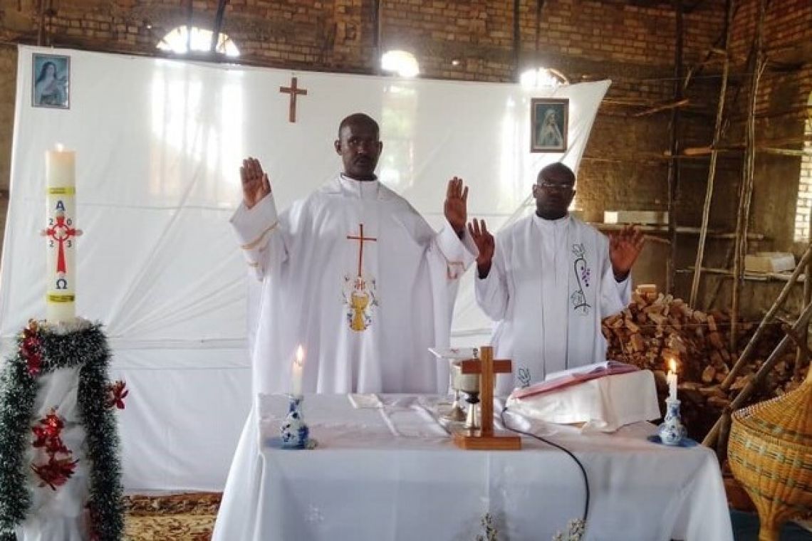ABARIRIMBIRAMANA BA PARUWASE BUKIRASAZI BARAGIYE KURAMUTSA BAGENZI BABO BO MURI PARUWASE SHANGA 